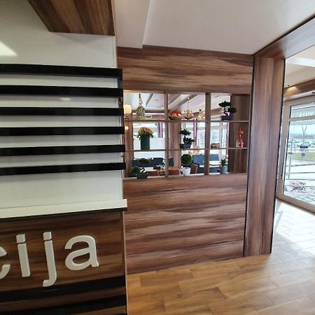 Motel Villa Aroma Ораше Екстер'єр фото