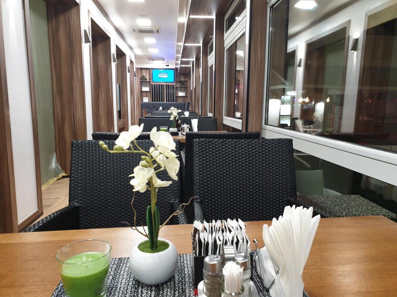 Motel Villa Aroma Ораше Екстер'єр фото